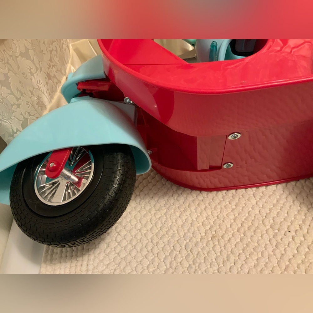 TOY SCOOTER AND HELMET BY BATTAT INC. - Picture 7 of 10